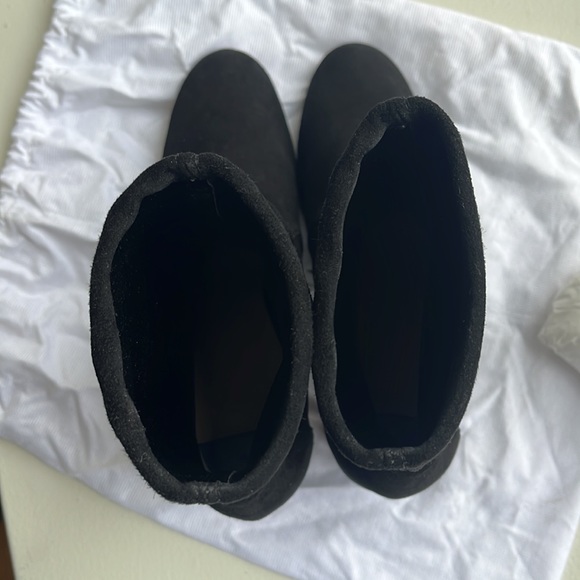 Stuart Weitzman “The Margot 75” suede booties - Picture 5 of 10